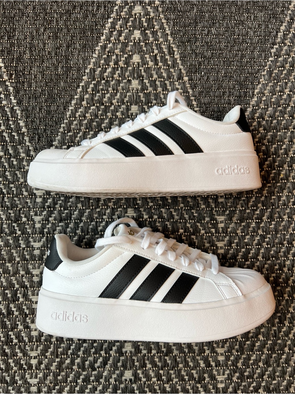 Adidas Streettalk BOLD Women's size 7 White Black Platform Flatform Sneakers